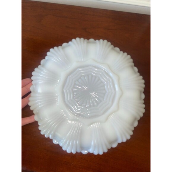 Vintage Anchor Hocking Milk Glass Deviled Egg Plate Gold Trim Easter Holiday - Picture 3 of 6